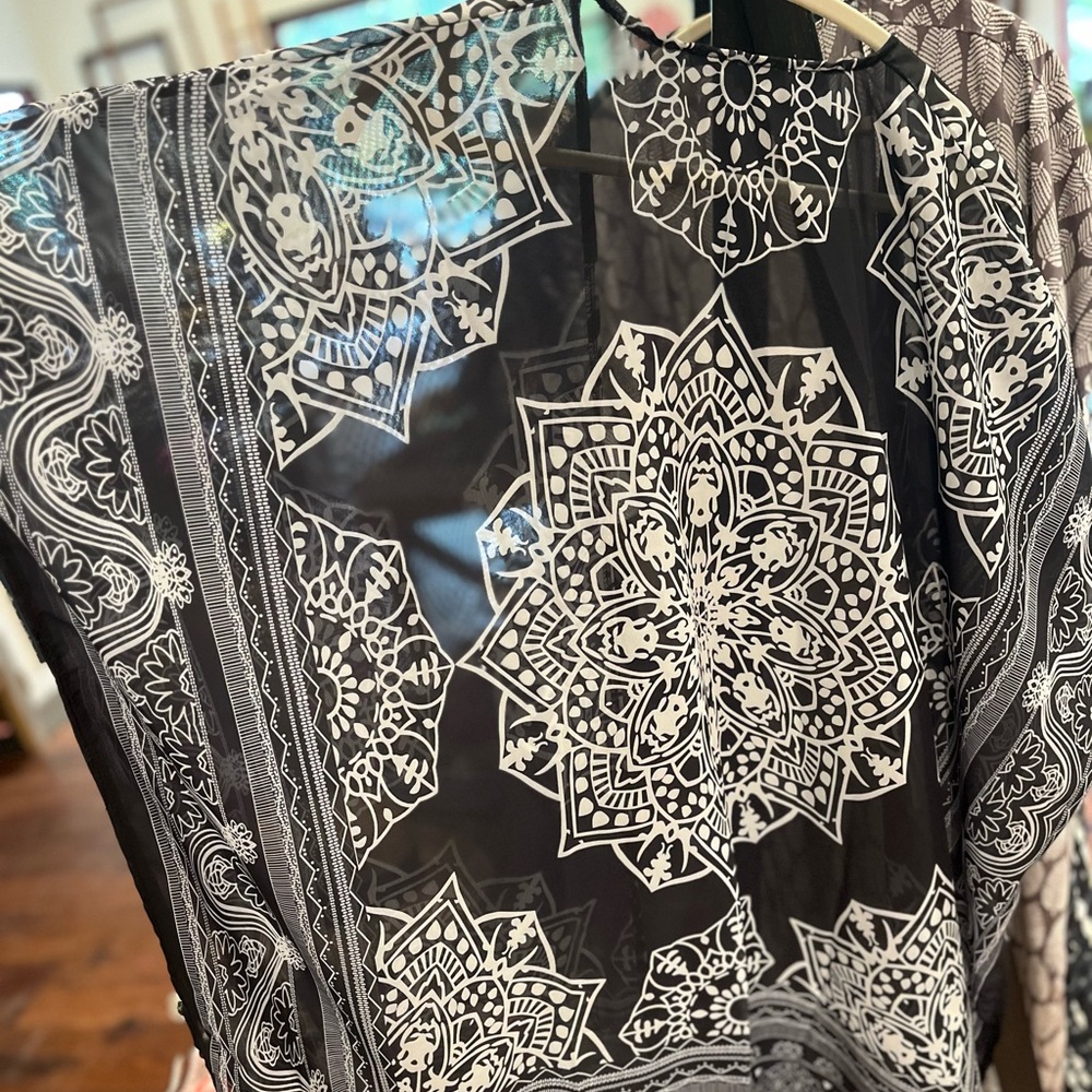 Kimono - Picture 3 of 3
